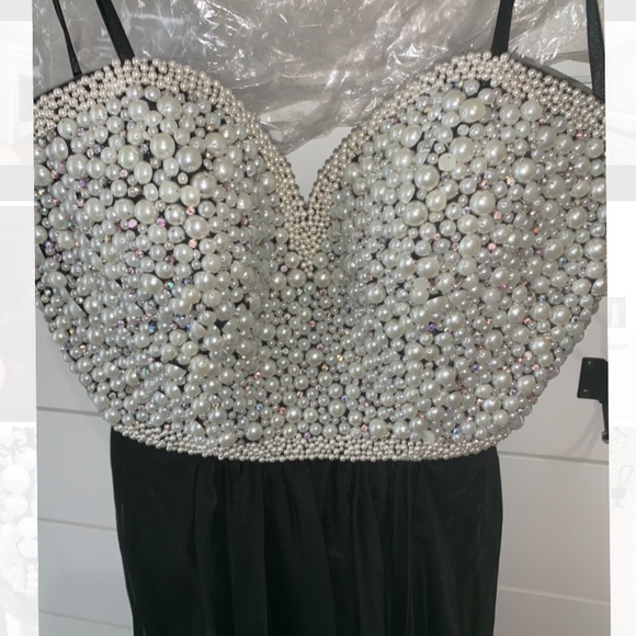 La Femme Dresses & Skirts - LA FEMME •  Pearl black and white formal gown